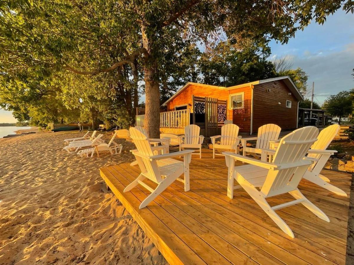 The Finch Beach Resort Норт Бей Екстериор снимка
